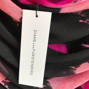 100% Silk NWT Diane Von Furstenberg Dress
